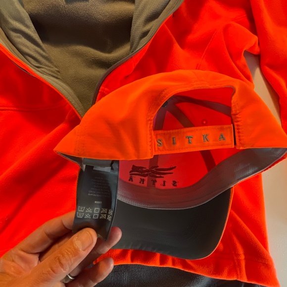 SITKA Gear Stratus Jacket Blaze Orange with Sitka Hat (OS). Jacket Size Medium. - Picture 8 of 12